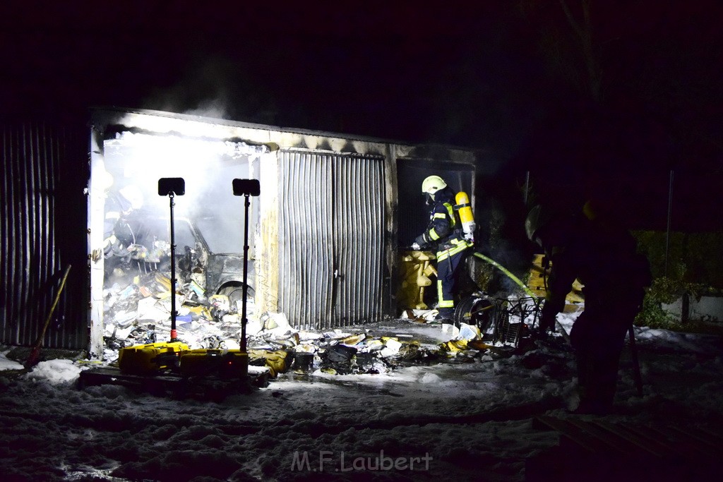 Feuer Hinterhof Garagen Koeln Hoehenberg Olpenerstr P103.JPG - Miklos Laubert